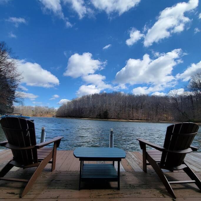 Winchester Lakeside Haven Dock/Slip Fire Pit Game Room Kayaks מראה חיצוני תמונה