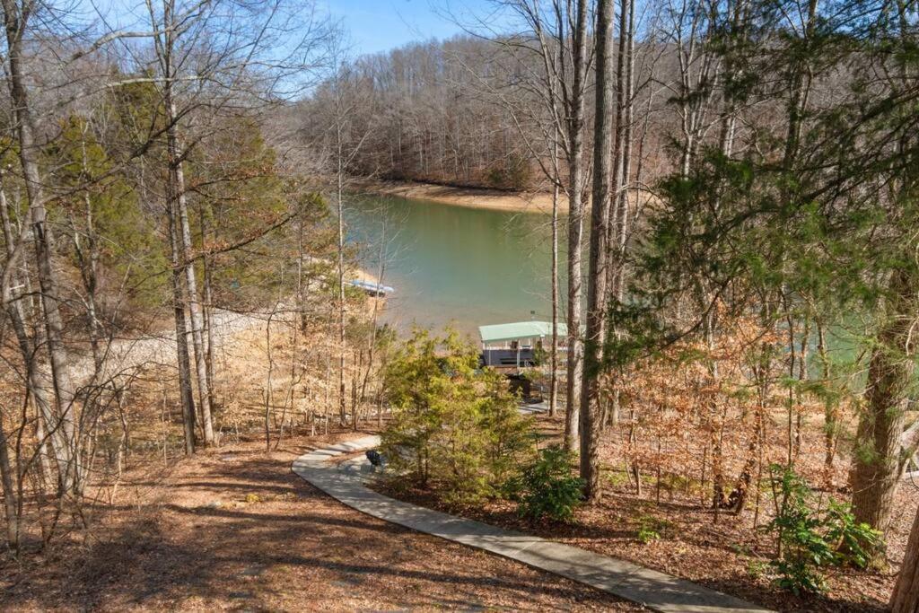 Winchester Lakeside Haven Dock/Slip Fire Pit Game Room Kayaks מראה חיצוני תמונה